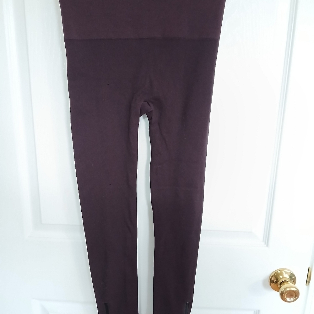 SPANX MAROON LEGGINGS WITH ZIPPER ANKLE DETAIL Size M Athleisure Gym Workout - Picture 5 of 6